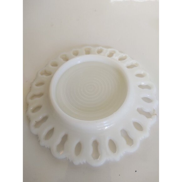Vintage Westmoreland Milk Glass Candle Holder with Underplate - Picture 5 of 12